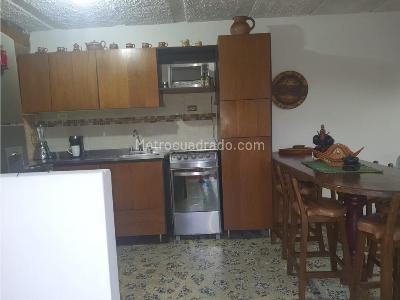 Casa de 3 alcobas en venta en Buenos Aires, Medellín, 580 m² · foto 16 de 20