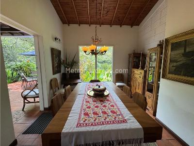 Casa de 4 alcobas en venta en Lomas Las Brujas, Envigado, 1460 m² · foto 4 de 20