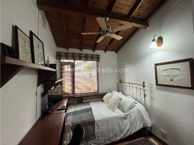Casa de 4 alcobas en venta en Lomas Las Brujas, Envigado, 1460 m² · foto 13 de 20