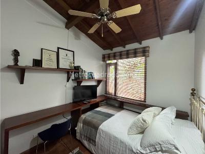 Casa de 4 alcobas en venta en Lomas Las Brujas, Envigado, 1460 m² · foto 16 de 20