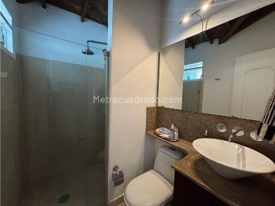 Casa de 4 alcobas en venta en Lomas Las Brujas, Envigado, 1460 m² · foto 18 de 20