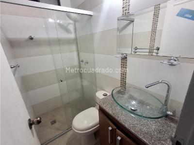 Casa de 5 alcobas en venta en Laureles, Medellín, 2000 m² · foto 5 de 17
