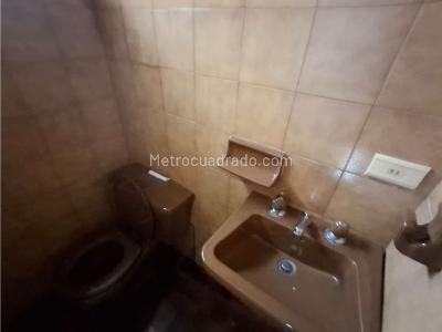 Casa de 5 alcobas en venta en Laureles, Medellín, 2000 m² · foto 6 de 17