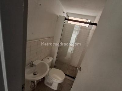 Casa de 5 alcobas en venta en Laureles, Medellín, 2000 m² · foto 7 de 17