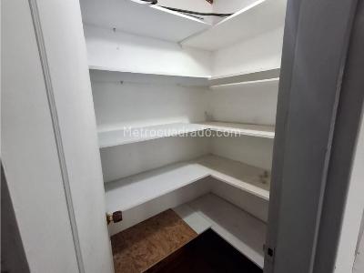 Casa de 5 alcobas en venta en Laureles, Medellín, 2000 m² · foto 11 de 17