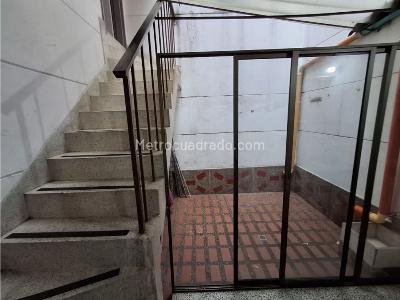 Casa de 5 alcobas en venta en Laureles, Medellín, 2000 m² · foto 13 de 17