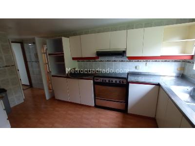 Apartamento de 3 alcobas en venta en Poblado Milla De Oro, Medellín, 188 m² · foto 17 de 20