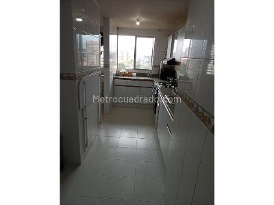 Apartamento de 3 alcobas en venta en La Castellana, Medellín, 142 m² · foto 3 de 20