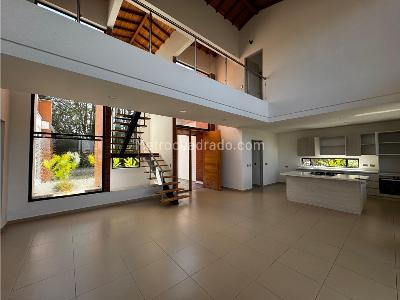 Casa de 5 alcobas en venta en Rionegro, Rionegro, 1200 m² · foto 2 de 15