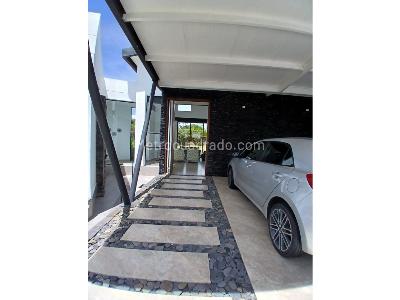 Casa de 3 alcobas en venta en Llano Grande, Rionegro, 1788 m² · foto 4 de 13