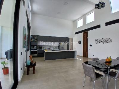Casa de 3 alcobas en venta en Llano Grande, Rionegro, 1788 m² · foto 5 de 13