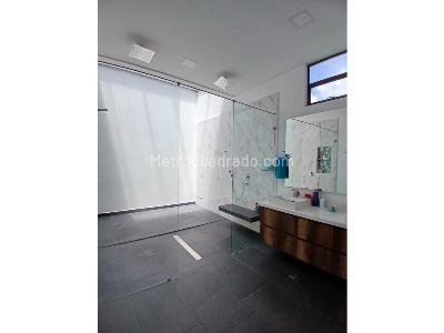Casa de 3 alcobas en venta en Llano Grande, Rionegro, 1788 m² · foto 11 de 13