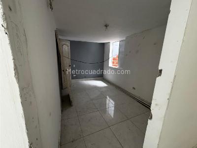 Casa de 3 alcobas en venta en Laureles, Medellín, 130 m² · foto 2 de 12