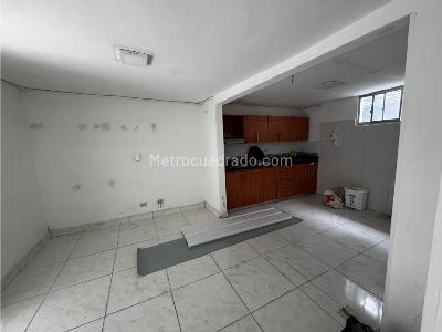 Casa de 3 alcobas en venta en Laureles, Medellín, 130 m² · foto 3 de 12