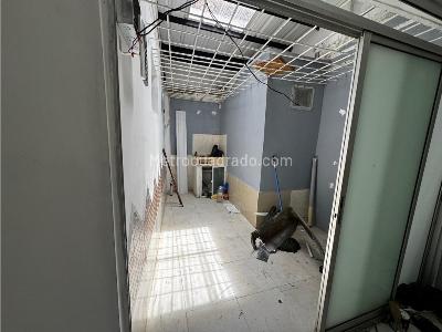 Casa de 3 alcobas en venta en Laureles, Medellín, 130 m² · foto 8 de 12