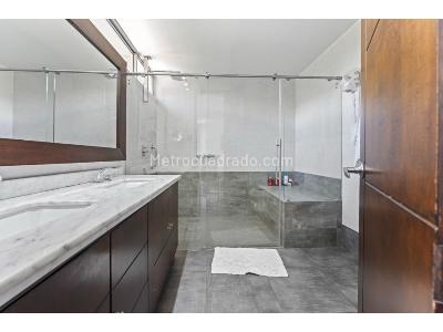 Casa de 4 alcobas en venta en San Lucas, Medellín, 345 m² · foto 16 de 20