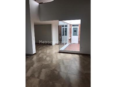 Casa en arriendo en Chico, Bogotá · foto 2 de 20