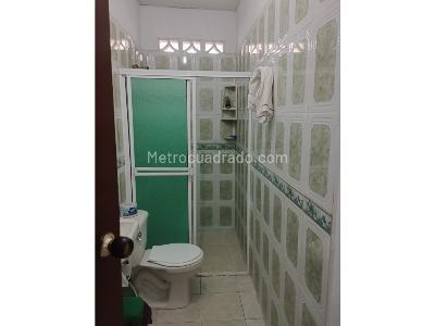 Casa de 5 alcobas en arriendo en Chiquinquira, Barranquilla, 415 m² · foto 3 de 3