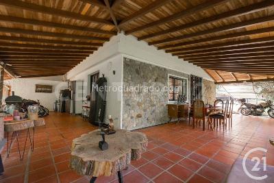 Casa de 5 alcobas en venta en Loma Del Chocho, Envigado, 920 m² · foto 2 de 20