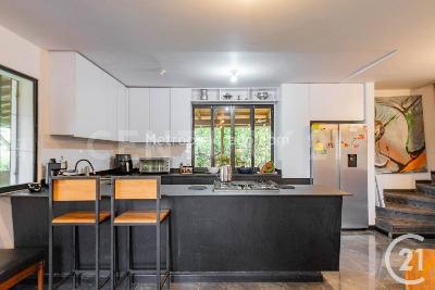 Casa de 5 alcobas en venta en Loma Del Chocho, Envigado, 920 m² · foto 4 de 20