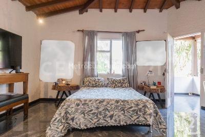 Casa de 5 alcobas en venta en Loma Del Chocho, Envigado, 920 m² · foto 17 de 20