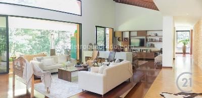 Casa de 4 alcobas en venta en El Poblado, Medellín · foto 2 de 20