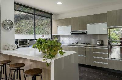 Casa de 4 alcobas en venta en El Poblado, Medellín · foto 9 de 20