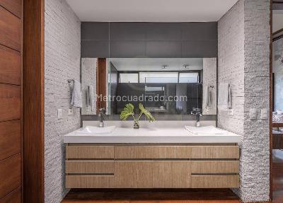 Casa de 4 alcobas en venta en El Poblado, Medellín · foto 13 de 20