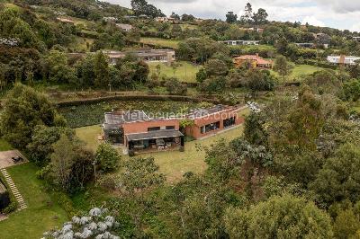 Casa de 4 alcobas en venta en El Poblado, Medellín · foto 19 de 20