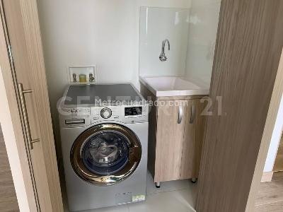 Apartamento de 2 alcobas en venta en Envigado, Envigado, 81 m² · foto 16 de 20