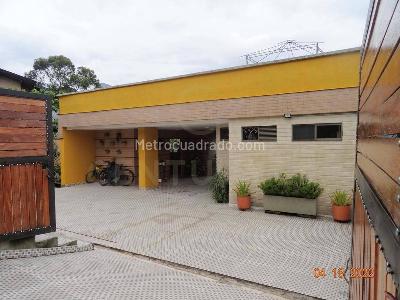 Casa de 5 alcobas en venta en Envigado, Envigado, 1000 m² · foto 13 de 14