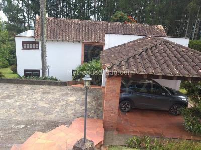 Casa de 4 alcobas en venta en Rionegro, Rionegro, 1795 m² · foto 3 de 19