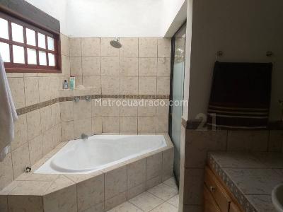 Casa de 4 alcobas en venta en Rionegro, Rionegro, 1795 m² · foto 14 de 19