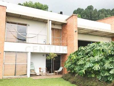 Casa de 4 alcobas en venta en Las Palmas, Medellín · foto 2 de 18