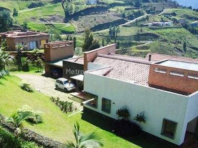 Casa de 4 alcobas en venta en Las Palmas, Medellín · foto 4 de 18