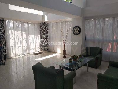 Apartamento de 4 alcobas en venta en El Poblado, Medellín, 271 m² · foto 2 de 19