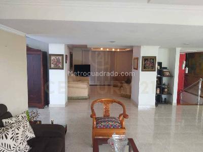 Apartamento de 4 alcobas en venta en El Poblado, Medellín, 271 m² · foto 4 de 19