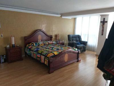 Apartamento de 4 alcobas en venta en El Poblado, Medellín, 271 m² · foto 7 de 19
