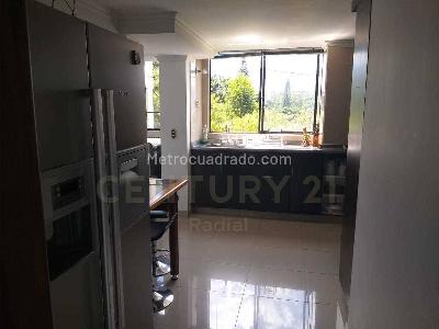 Apartamento de 4 alcobas en venta en El Poblado, Medellín, 271 m² · foto 17 de 19