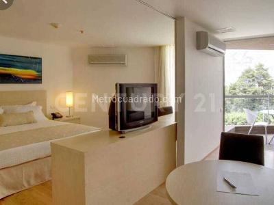 Apartamento de 1 alcoba en venta en Loma De Los Parra, Medellín, 53 m² · foto 12 de 19