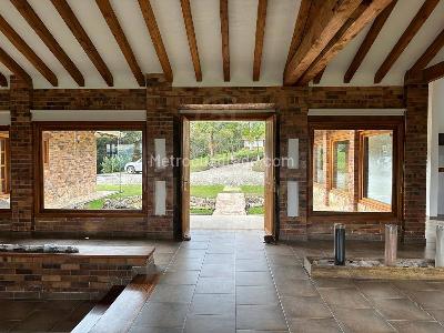Casa de 5 alcobas en venta en Cabeceras, Rionegro · foto 2 de 19