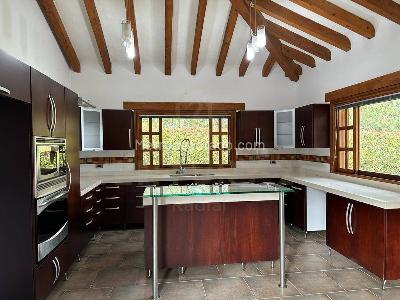 Casa de 5 alcobas en venta en Cabeceras, Rionegro · foto 5 de 19