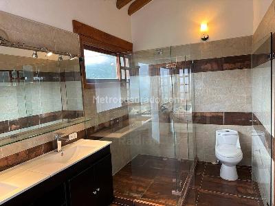 Casa de 5 alcobas en venta en Cabeceras, Rionegro · foto 11 de 19