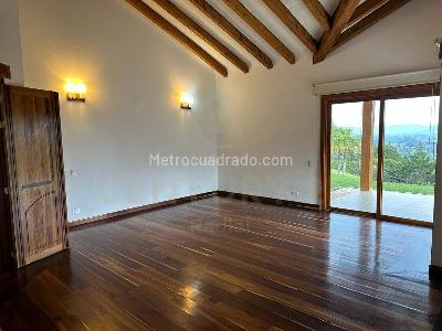 Casa de 5 alcobas en venta en Cabeceras, Rionegro · foto 12 de 19