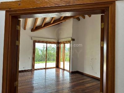 Casa de 5 alcobas en venta en Cabeceras, Rionegro · foto 16 de 19