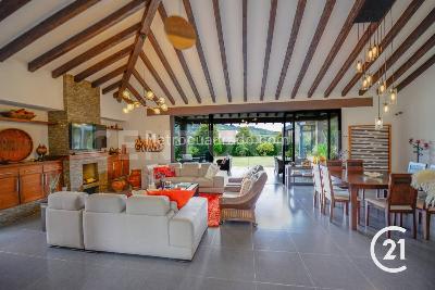 Casa de 3 alcobas en venta en Rionegro, Rionegro, 2000 m² · foto 2 de 20