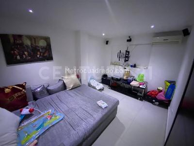 Casa de 3 alcobas en venta en Laureles, Medellín, 206 m² · foto 19 de 20