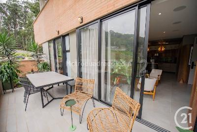 Apartamento de 1 alcoba en venta en El Poblado, Medellín, 186 m² · foto 2 de 20