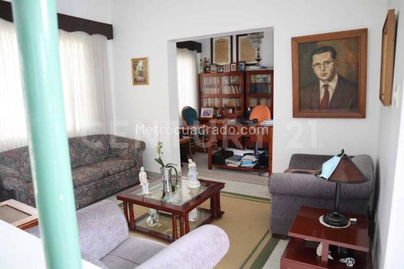 Casa Esquinera Doble en Arriendo en Laureles - 4