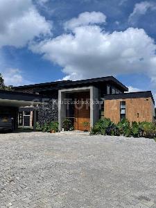 Casa de 4 alcobas en venta en Rionegro, Rionegro · foto 19 de 20